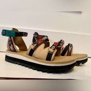 TEVA Midform Ceres Sandals. RARE!